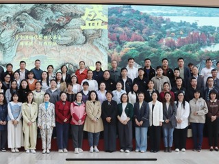 广西工商学校组织参观“盛世修典——‘中国历代绘画大系’成果展·广西特展”