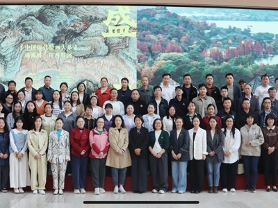 广西工商学校组织参观“盛世修典——‘中国历代绘画大系’成果展·广西特展”