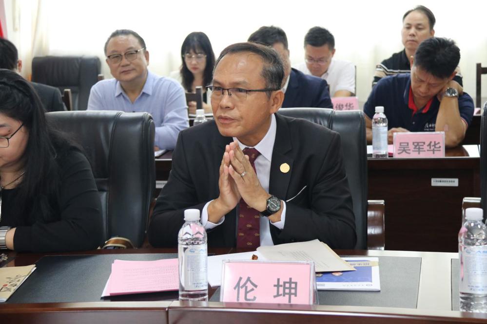 柬埔寨教育青年体育部青年体育司人力资源处副处长伦坤