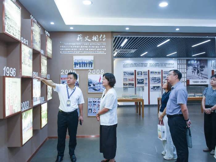 广西工商学校赴广西华侨学校开展校际交流学习