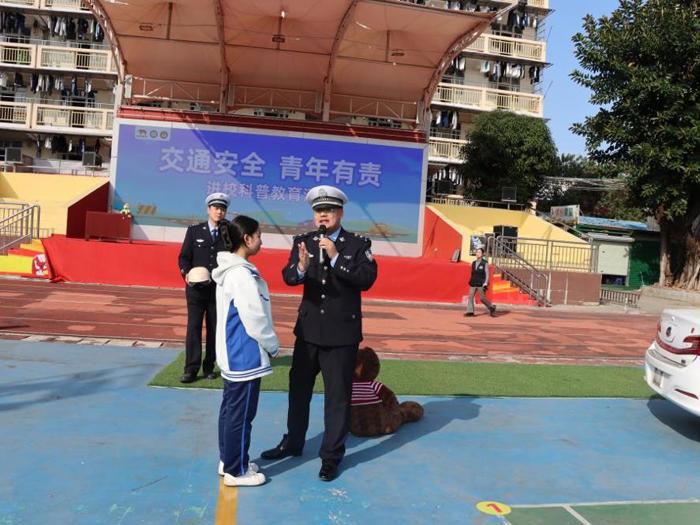 文明交通伴成长 安全护航筑未来——我校开展122全国交通安全日主题活动